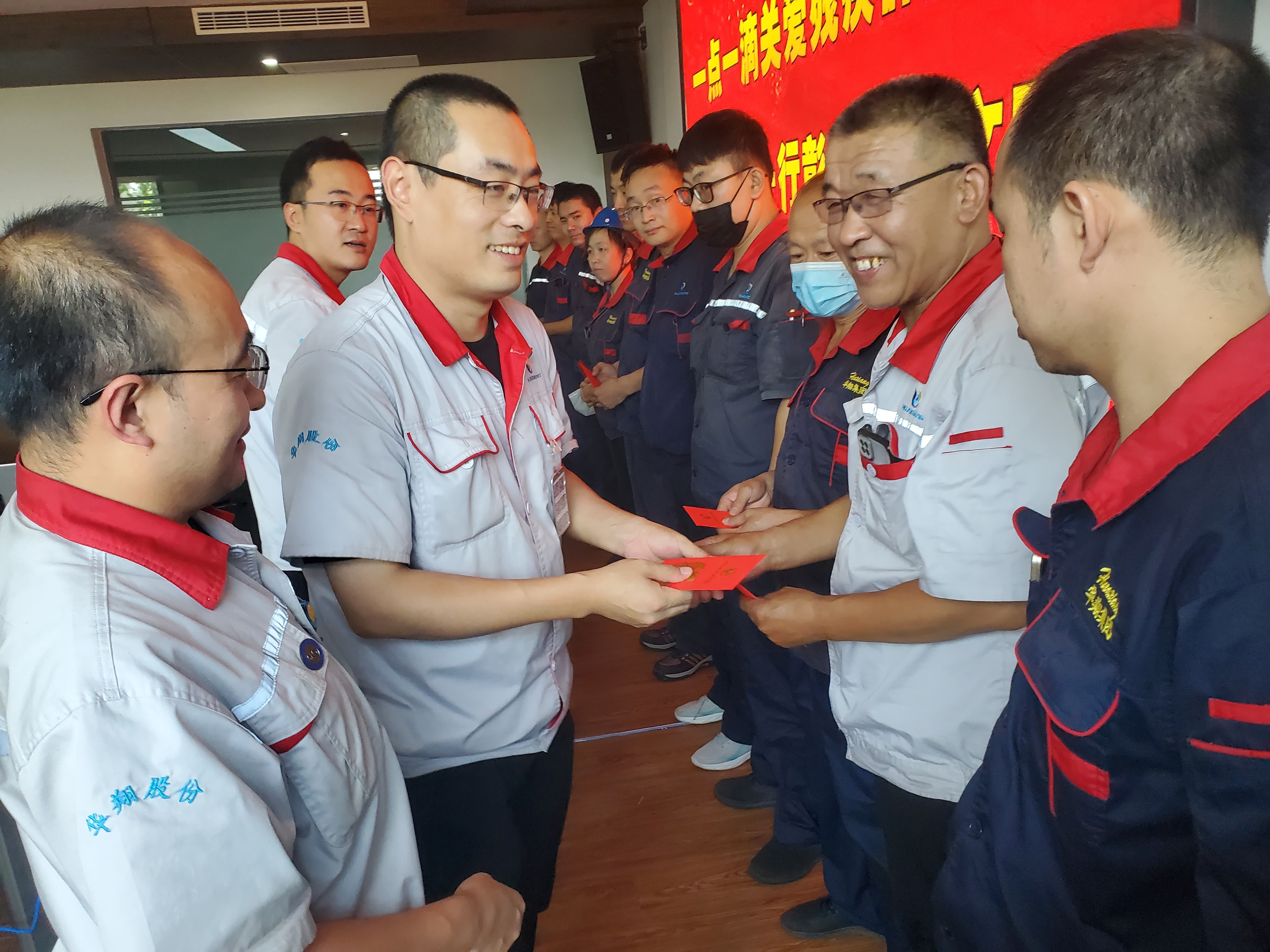 “扶殘助殘有你有我”，華翔很暖心！